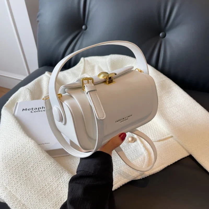 AVEN - 
Classic Black Shoulder Bag Women's Versatile Retro Crossbody Square Bags 2024 New Large Capacity Textured Leather Flap Handbags