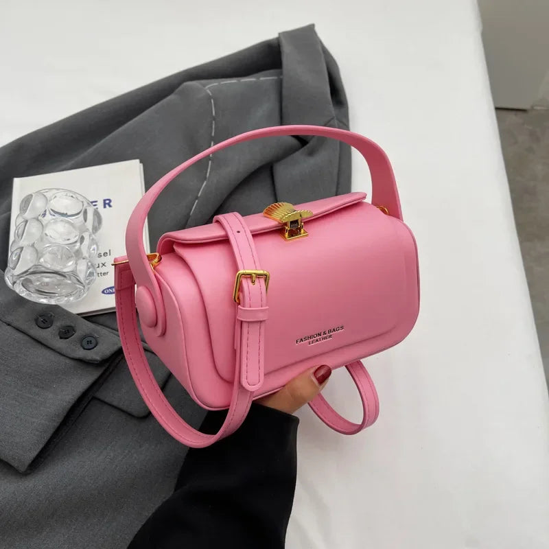 AVEN - 
Classic Black Shoulder Bag Women's Versatile Retro Crossbody Square Bags 2024 New Large Capacity Textured Leather Flap Handbags