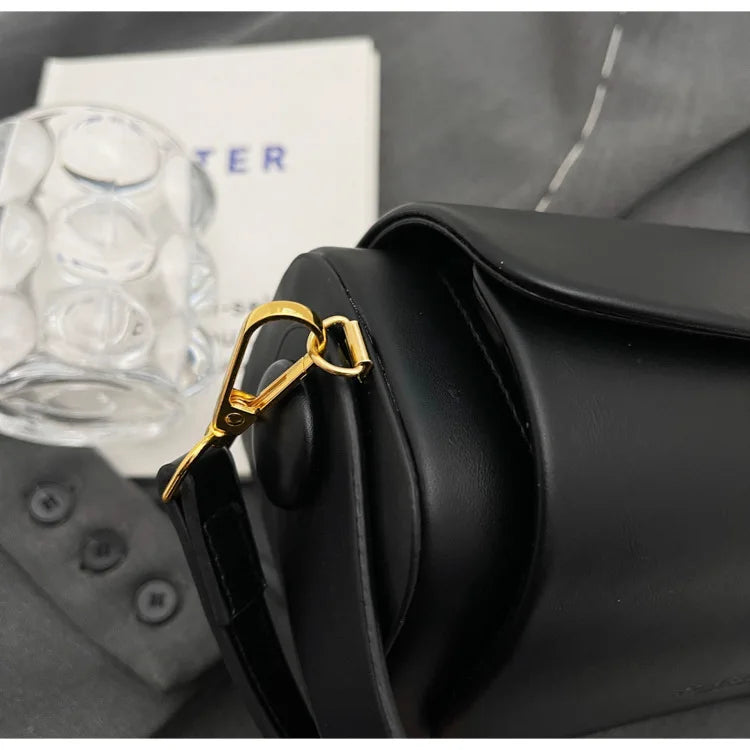 AVEN - 
Classic Black Shoulder Bag Women's Versatile Retro Crossbody Square Bags 2024 New Large Capacity Textured Leather Flap Handbags