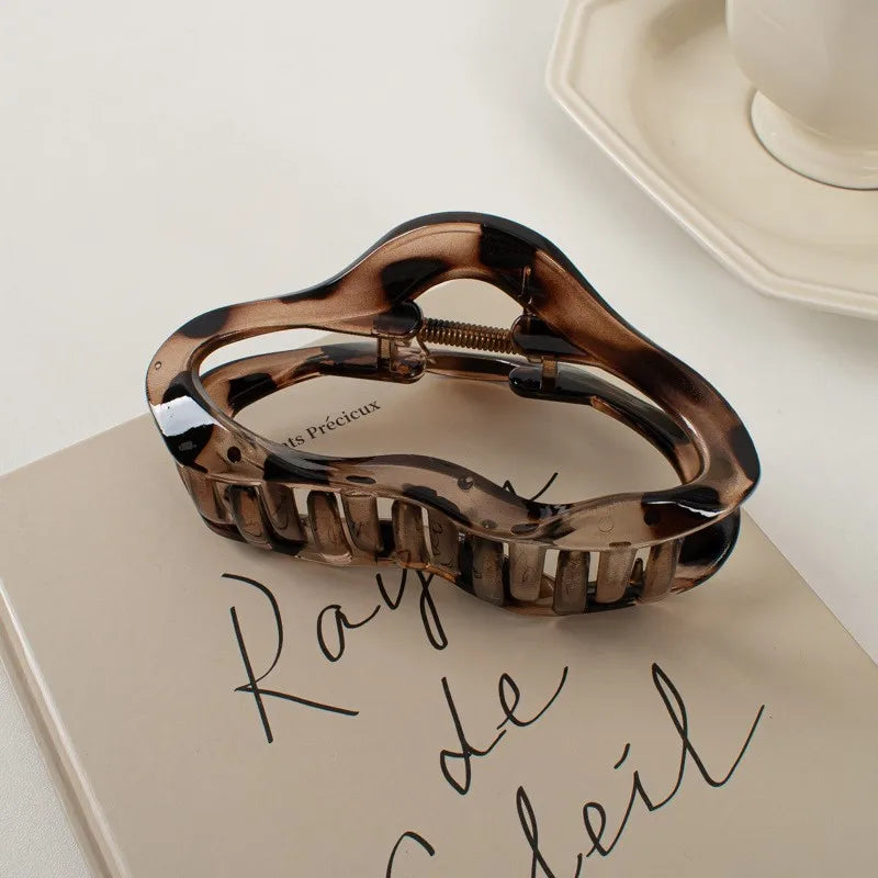 Clawelle - Irregular Hollow Out Hair Claws Clips Women Girls Tortoiseshell Large Crab Hair Clamps Barrettes Clips Hair Accessories Fashion